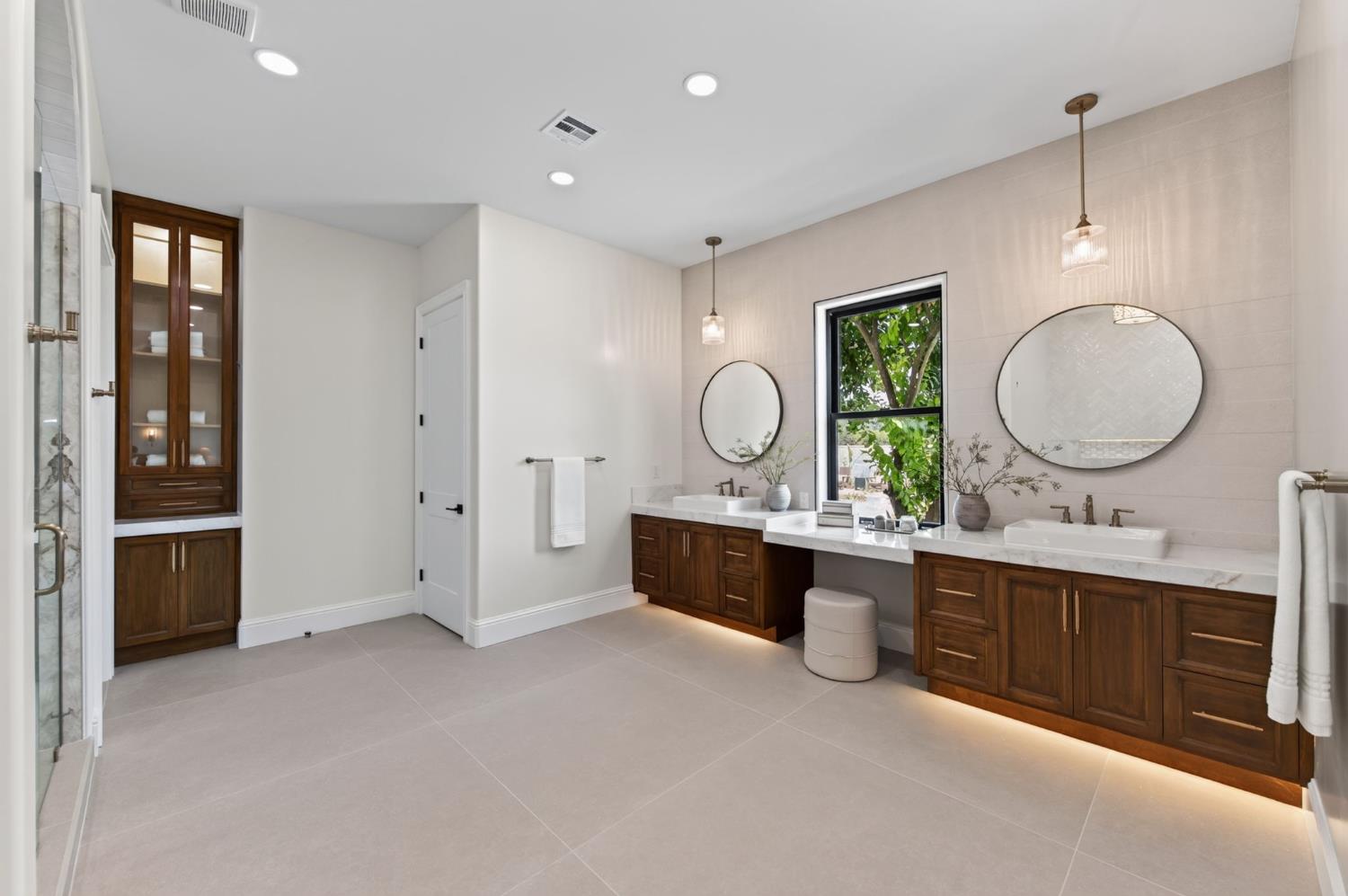 2387 N Purdue Ave, Clovis, CA 93619