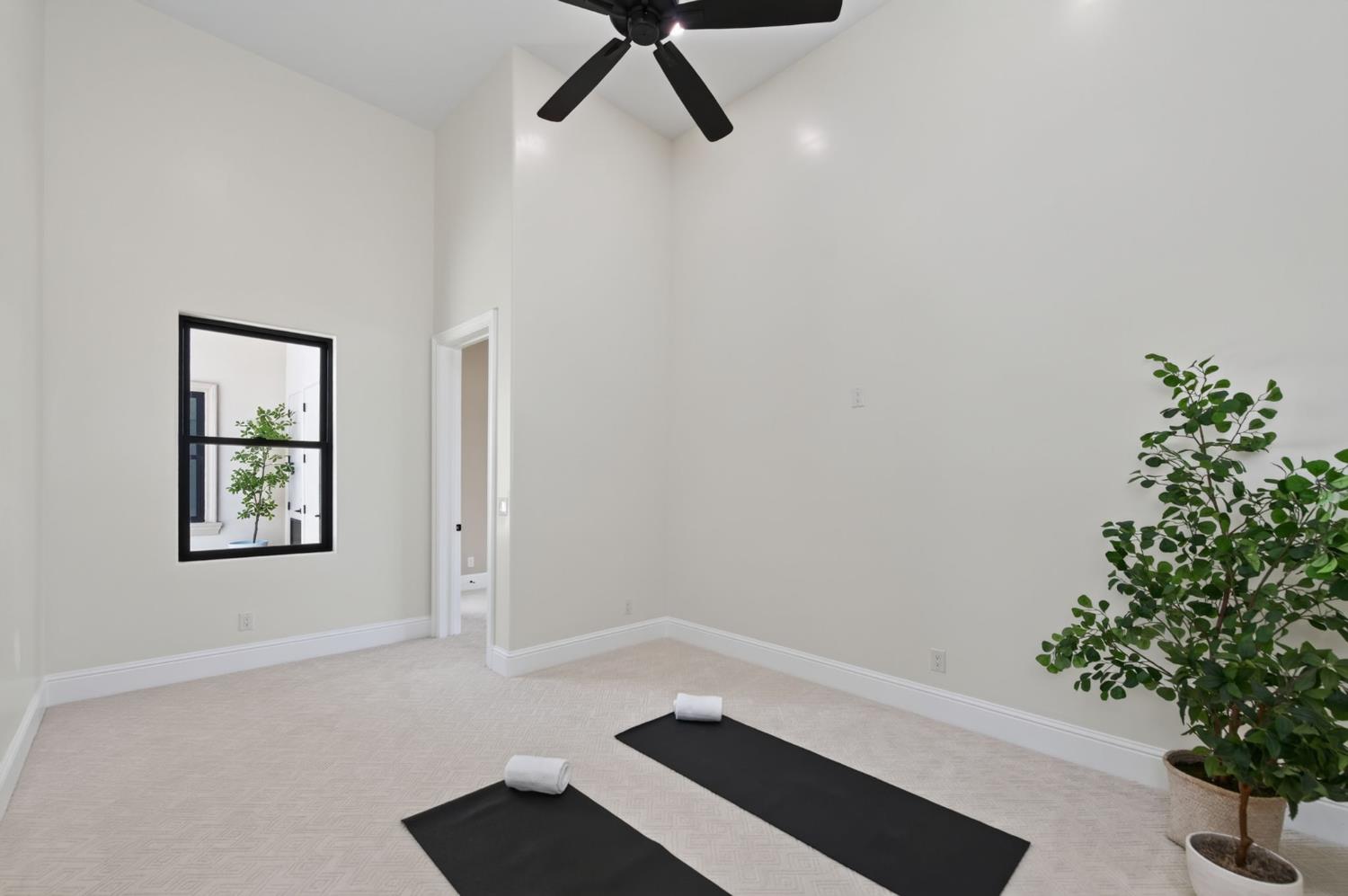 2387 N Purdue Ave, Clovis, CA 93619