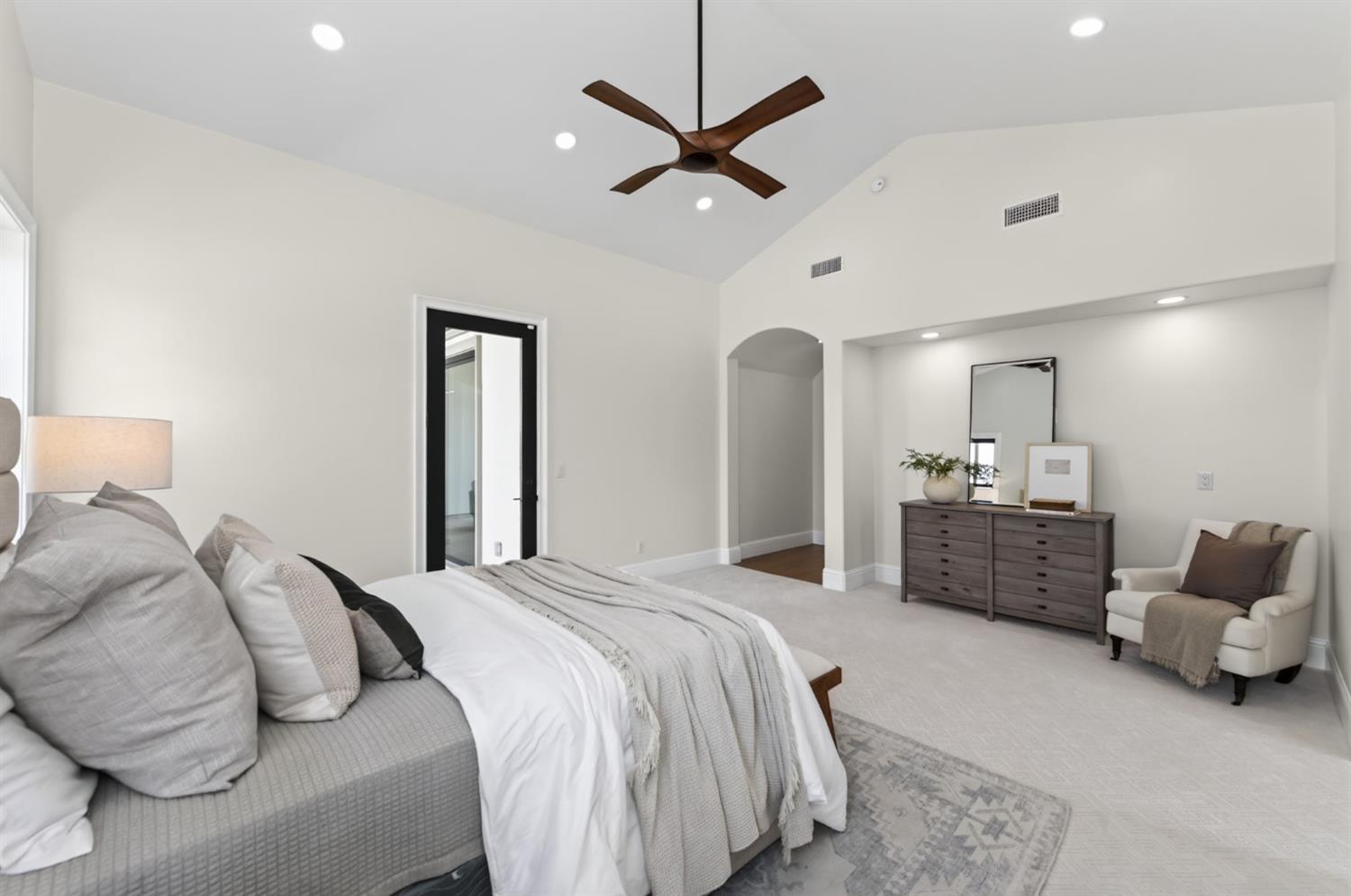 2387 N Purdue Ave, Clovis, CA 93619