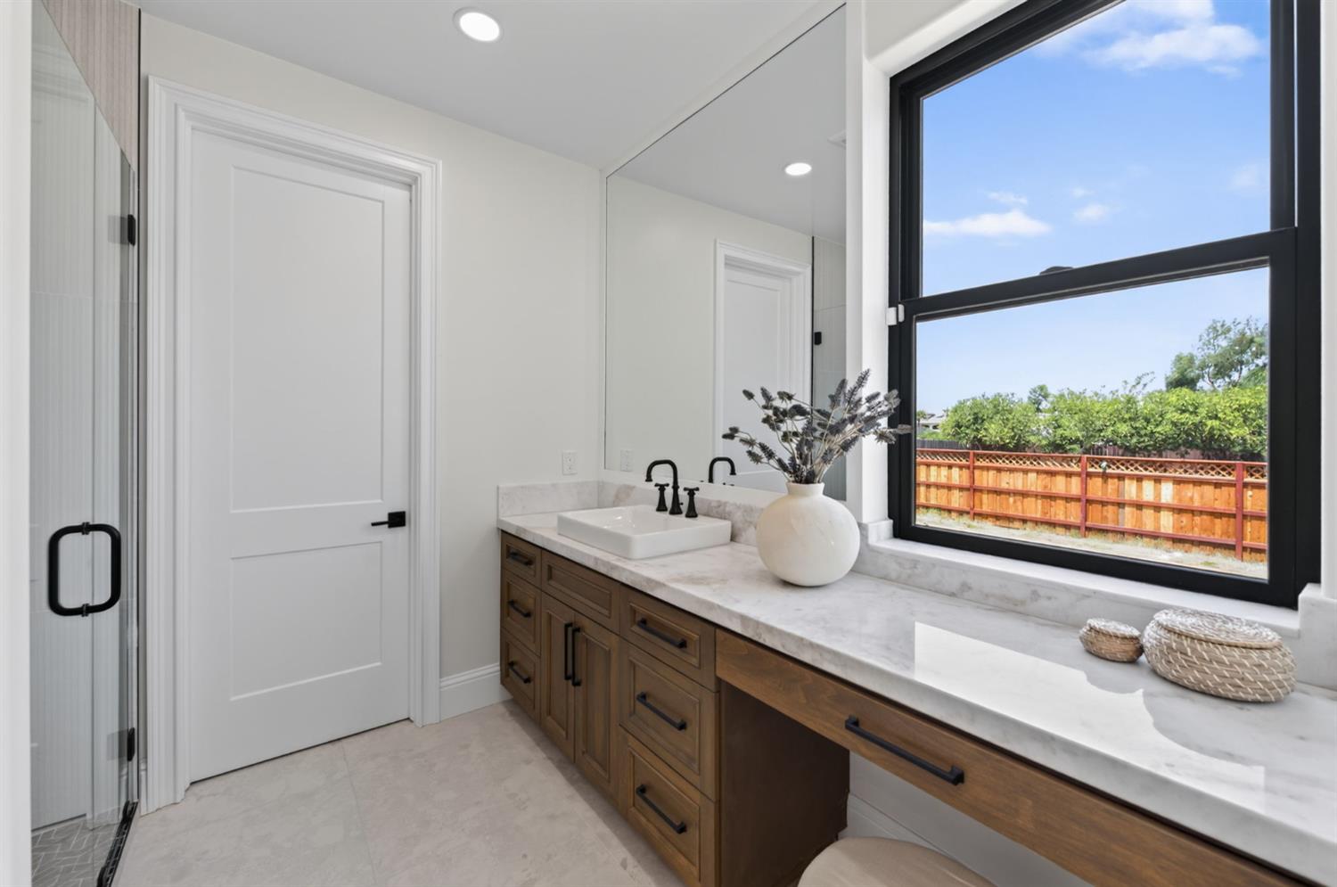 2387 N Purdue Ave, Clovis, CA 93619
