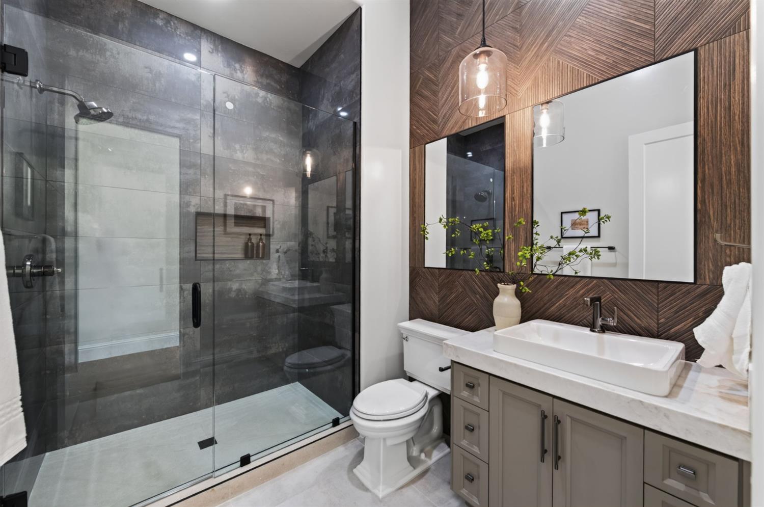 2387 N Purdue Ave, Clovis, CA 93619