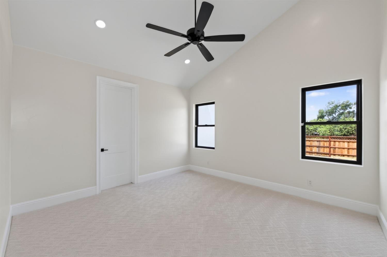 2387 N Purdue Ave, Clovis, CA 93619