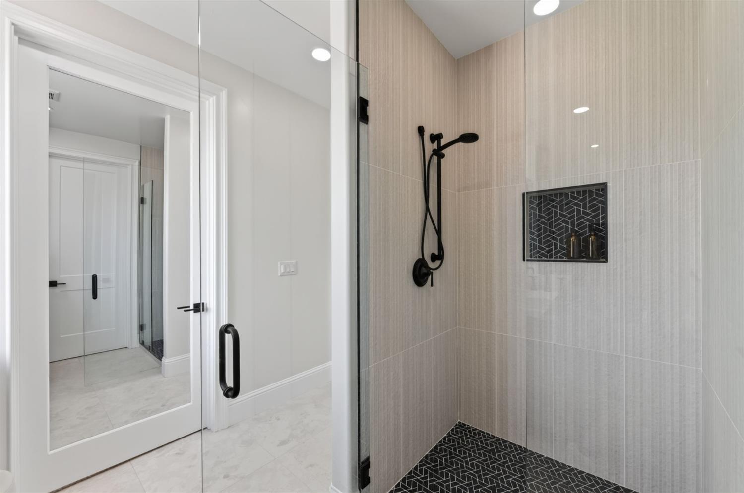 2387 N Purdue Ave, Clovis, CA 93619