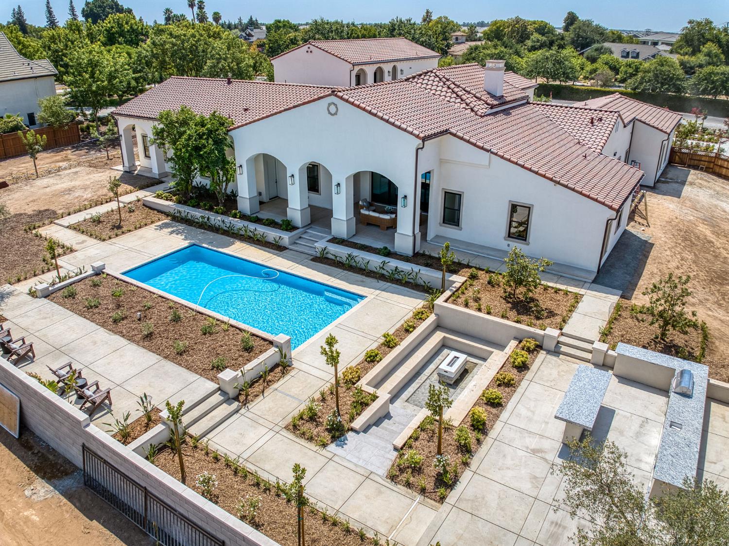 2387 N Purdue Ave, Clovis, CA 93619