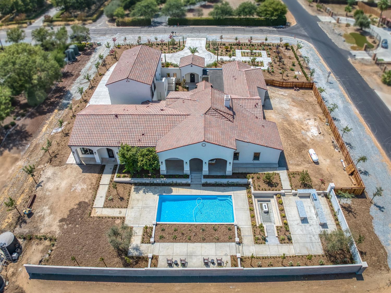 2387 N Purdue Ave, Clovis, CA 93619