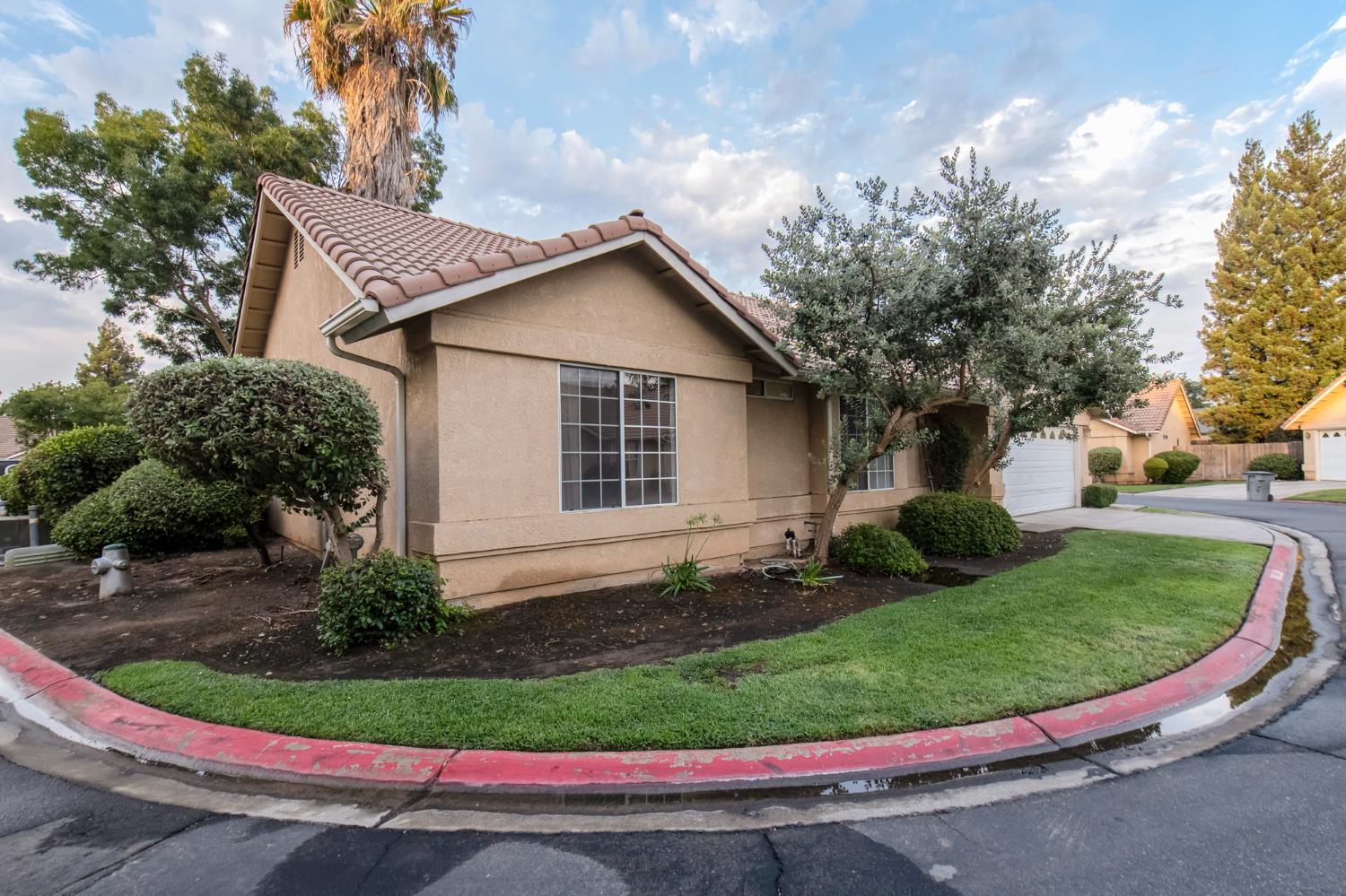 7159 N Whitney Ave, Fresno, CA 93720