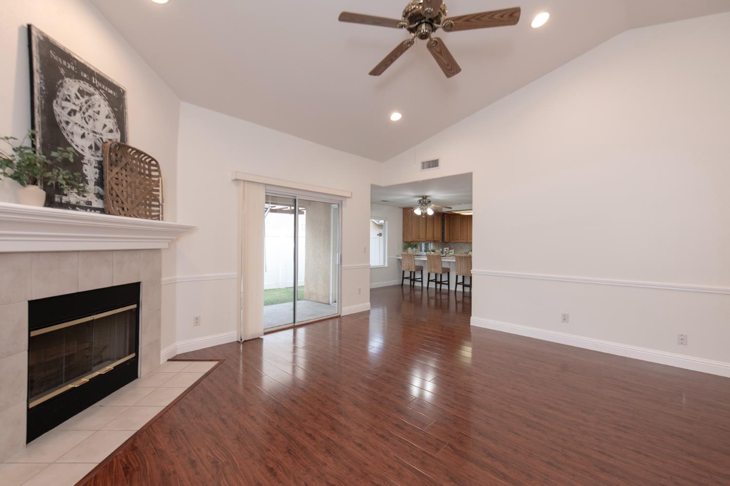 7159 N Whitney Ave, Fresno, CA 93720