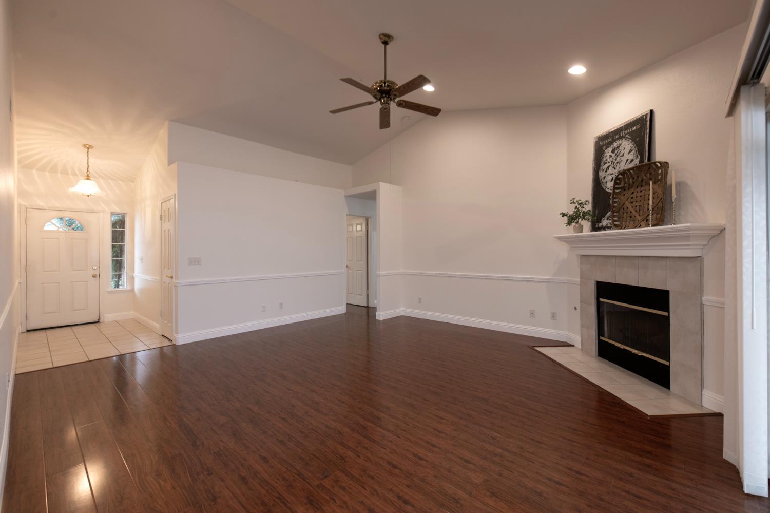 7159 N Whitney Ave, Fresno, CA 93720