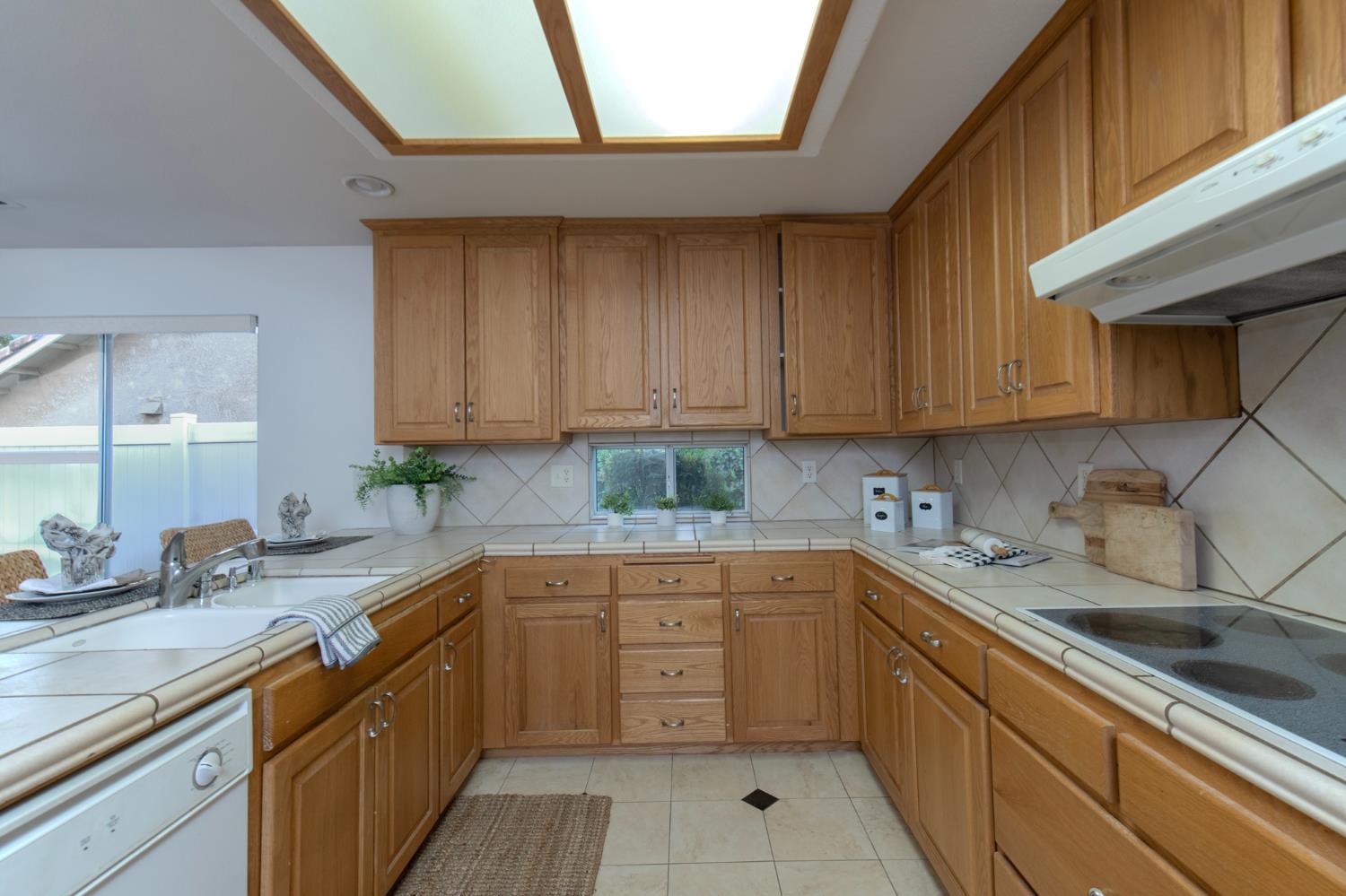 7159 N Whitney Ave, Fresno, CA 93720