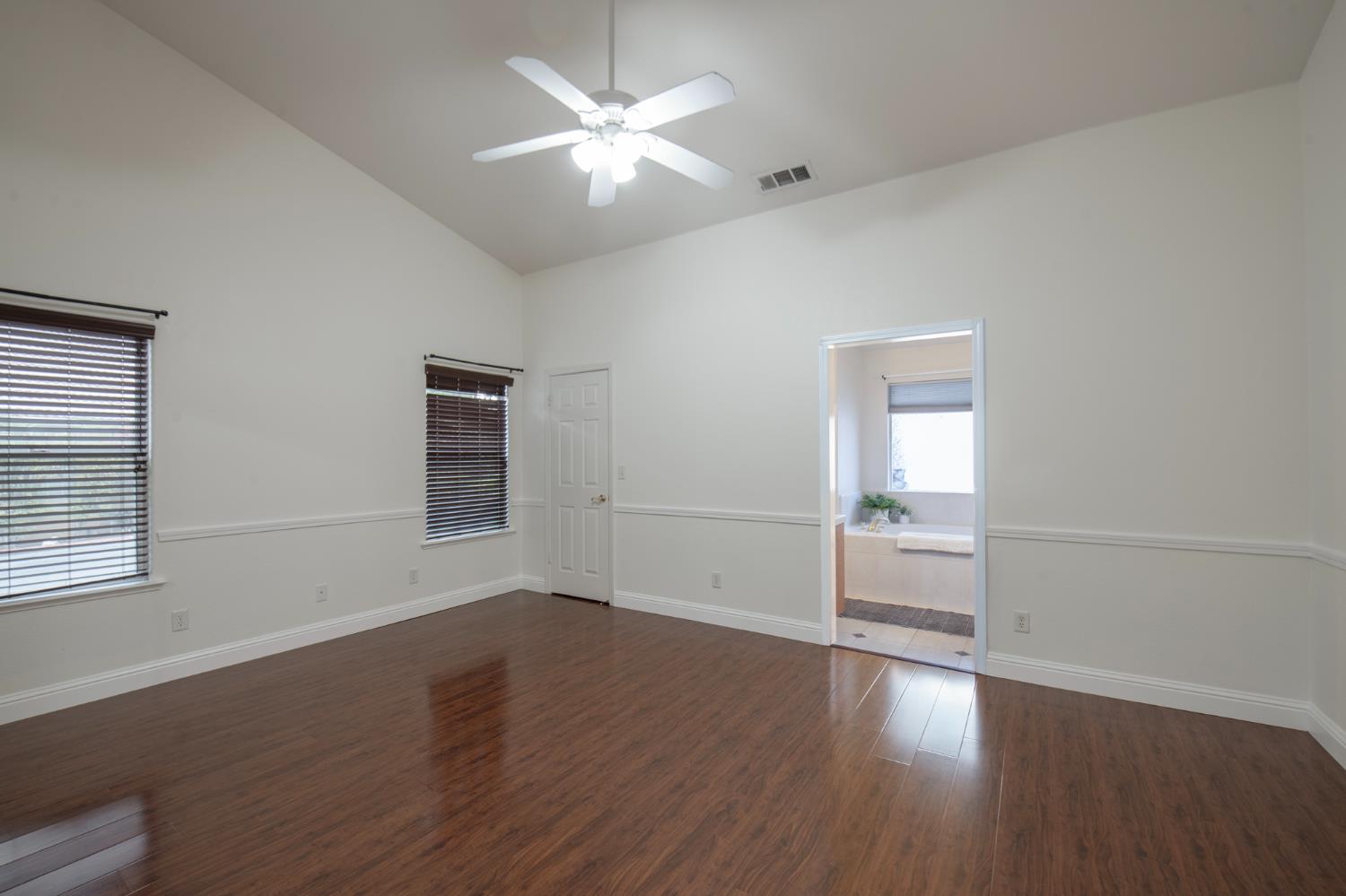 7159 N Whitney Ave, Fresno, CA 93720