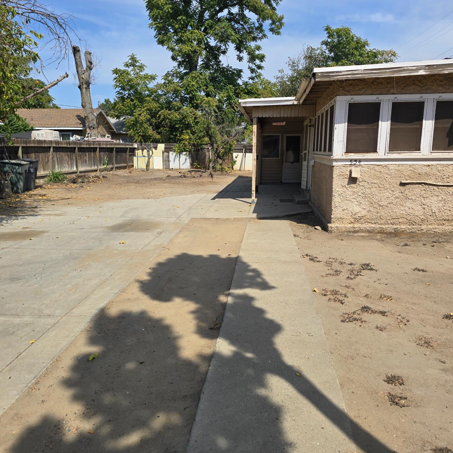 534 N Clark St, Fresno, CA 93701