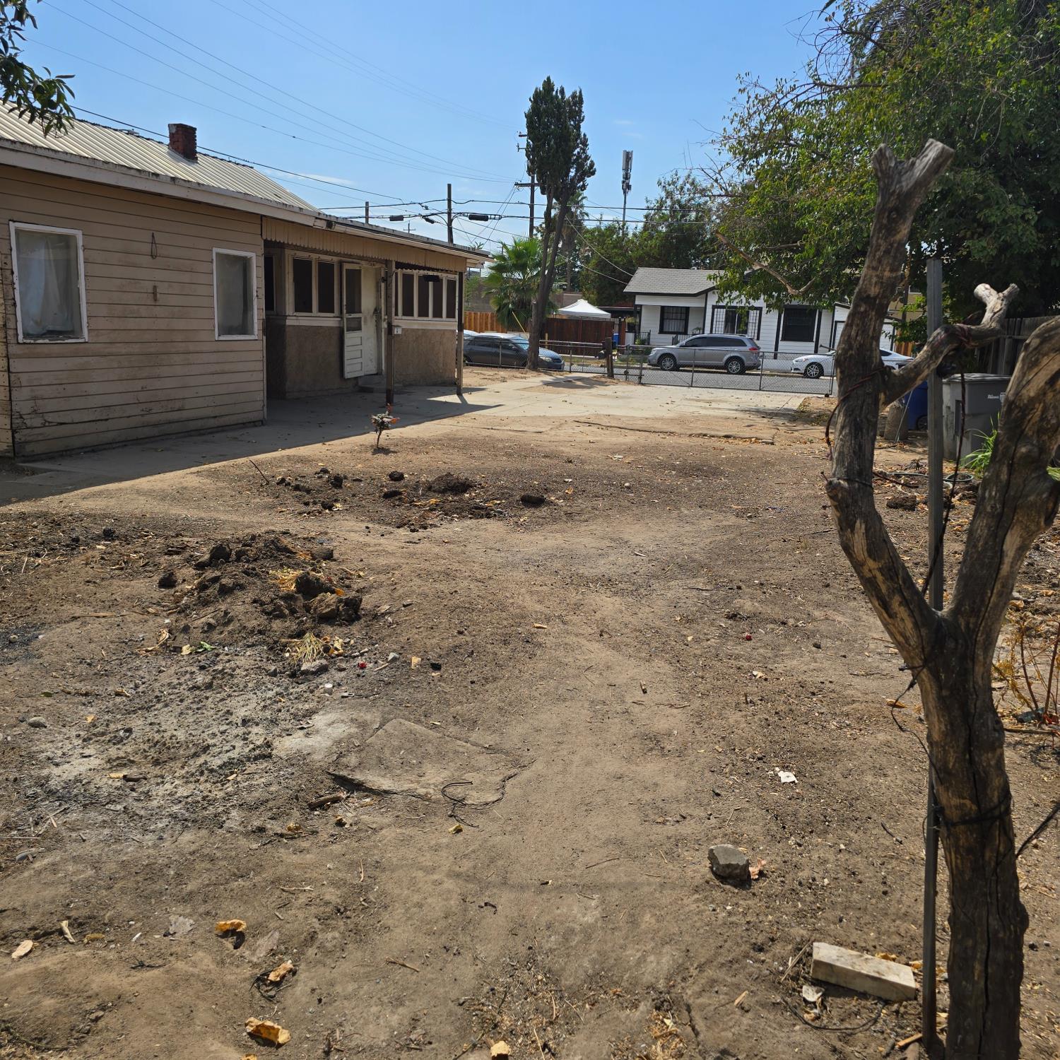 534 N Clark St, Fresno, CA 93701