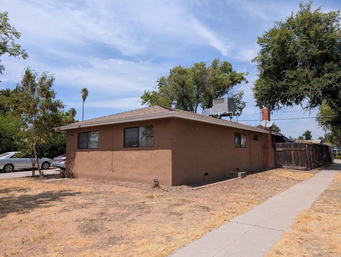 4895 E Oslin Ave, Fresno, CA 93727