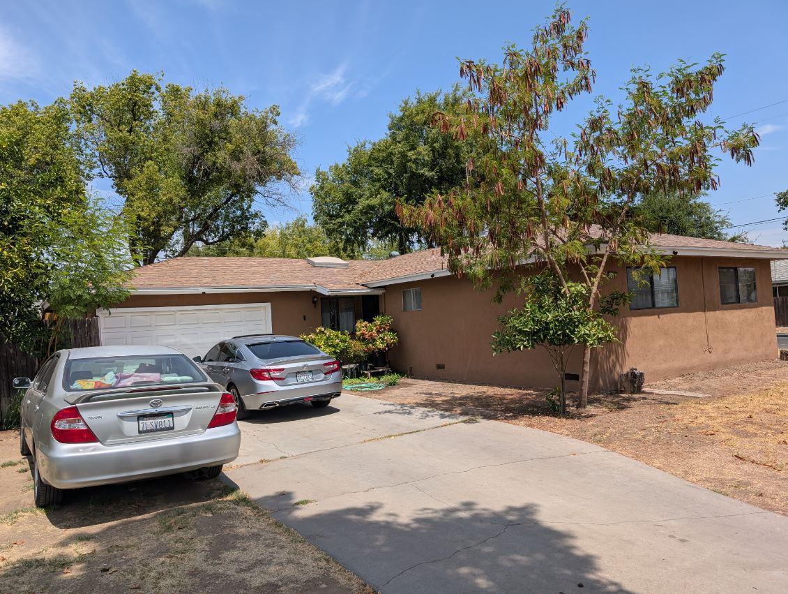 4895 E Oslin Ave, Fresno, CA 93727