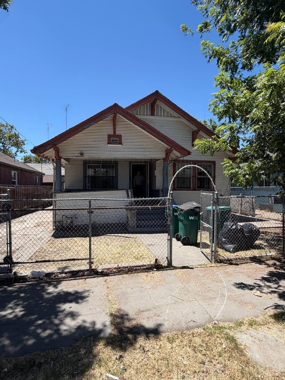 1139 S Hunter St, Stockton, CA 95206