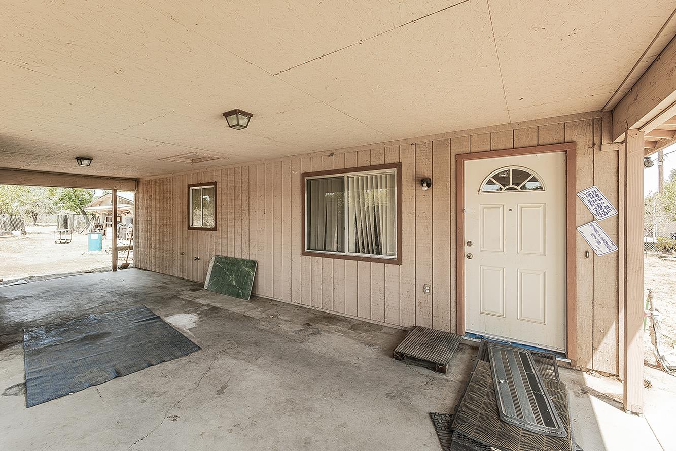 9016 E Dinuba Ave, Selma, CA 93662