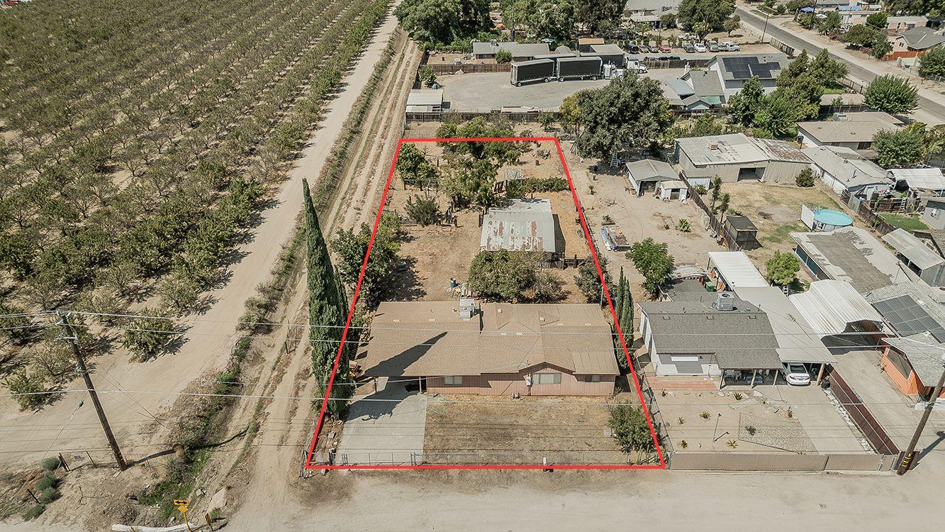 9016 E Dinuba Ave, Selma, CA 93662