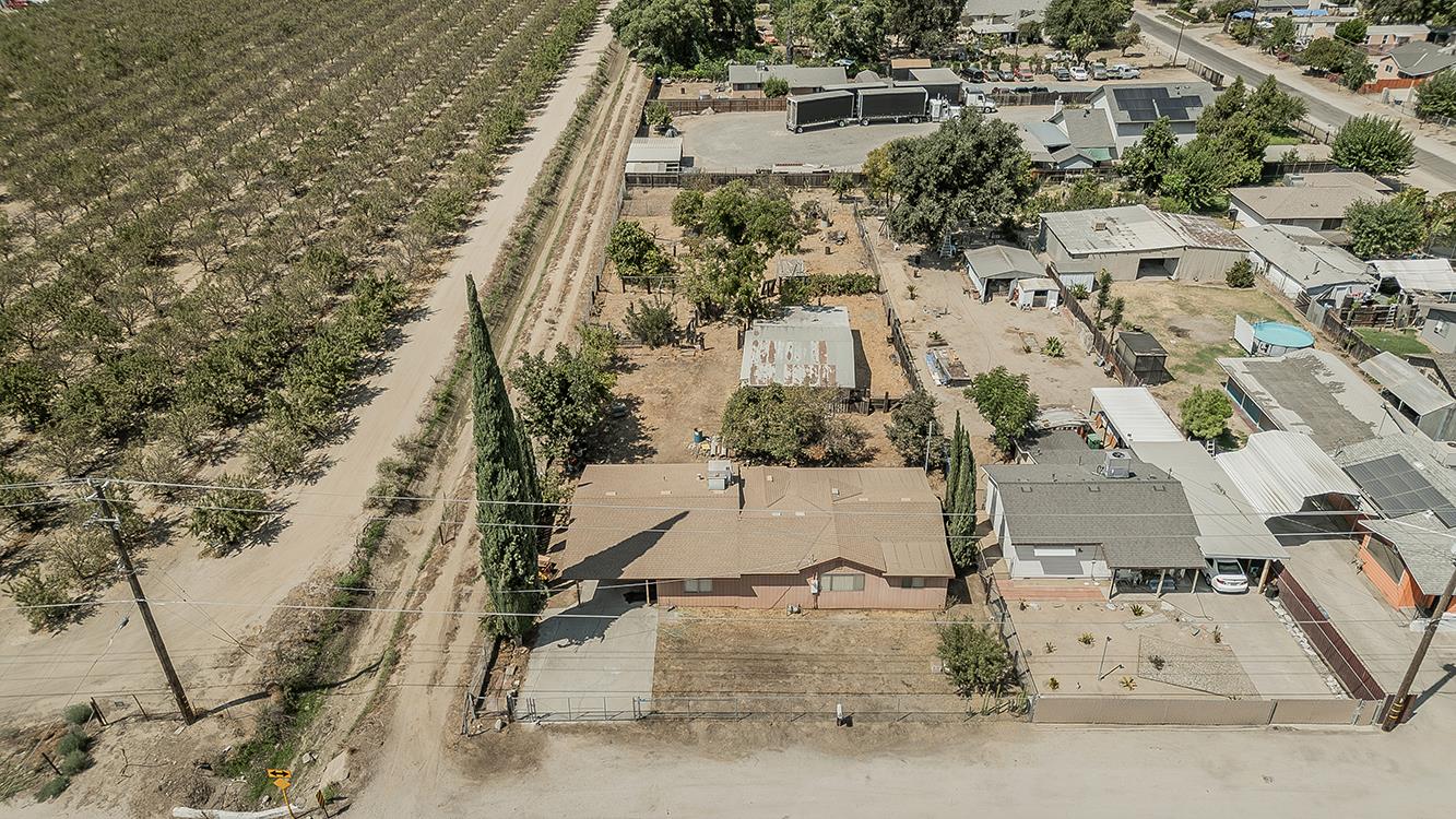9016 E Dinuba Ave, Selma, CA 93662