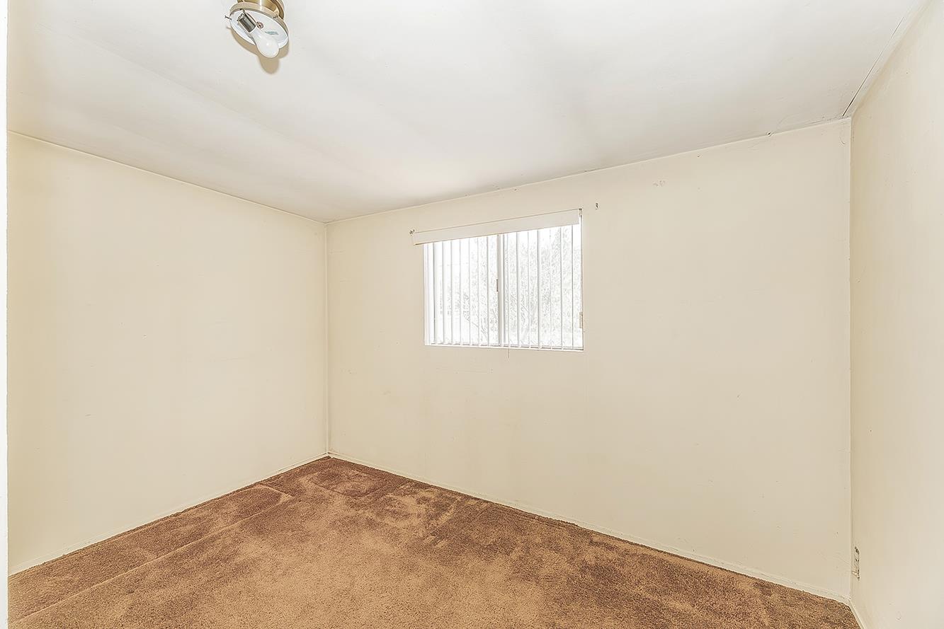 9016 E Dinuba Ave, Selma, CA 93662