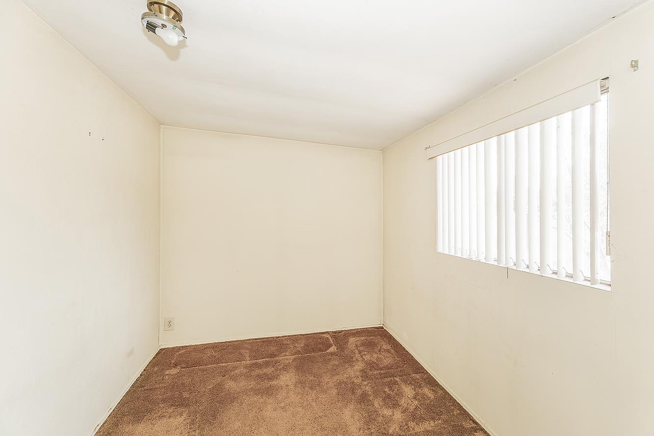 9016 E Dinuba Ave, Selma, CA 93662