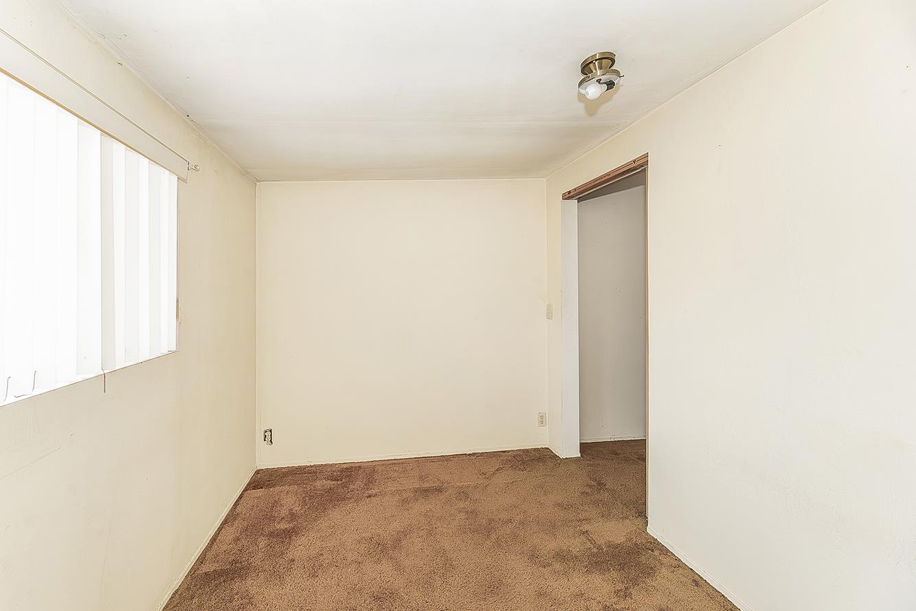 9016 E Dinuba Ave, Selma, CA 93662