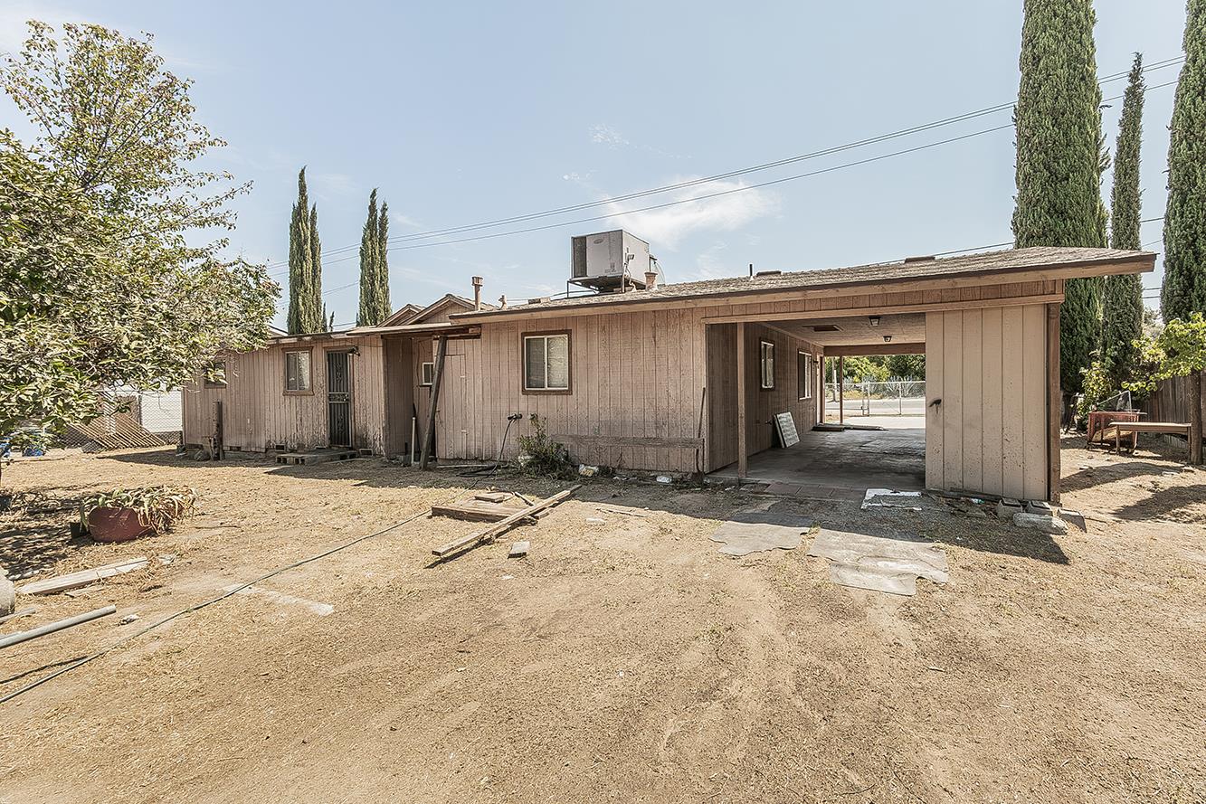 9016 E Dinuba Ave, Selma, CA 93662