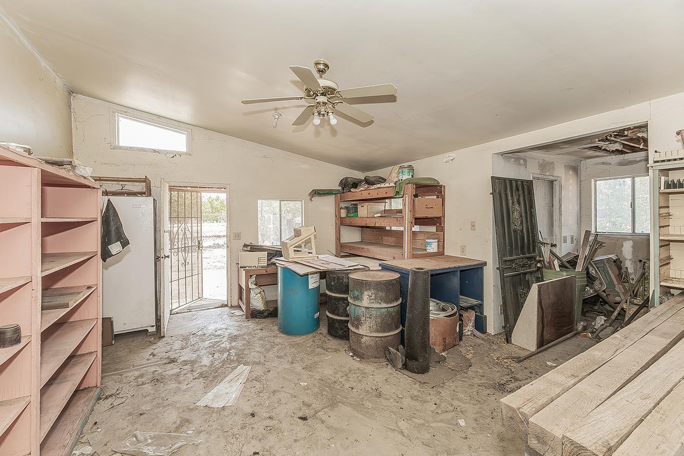 9016 E Dinuba Ave, Selma, CA 93662