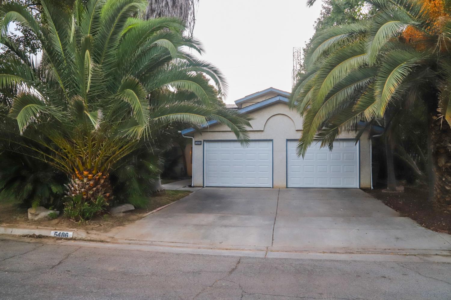 5486 W Sample Ave, Fresno, CA 93722