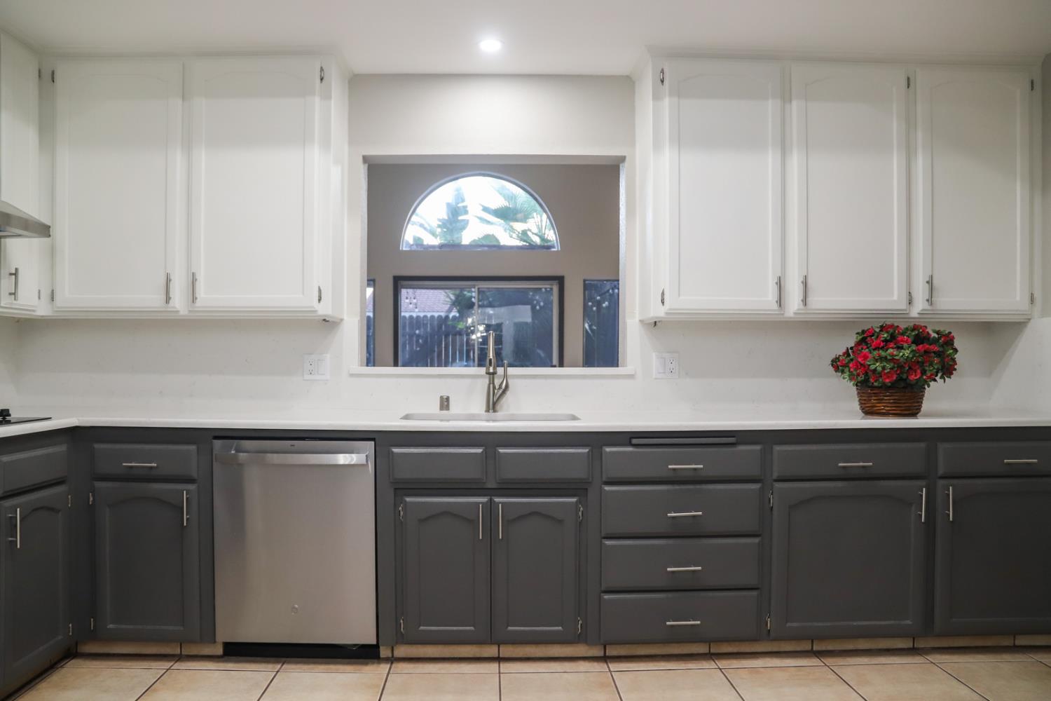 5486 W Sample Ave, Fresno, CA 93722