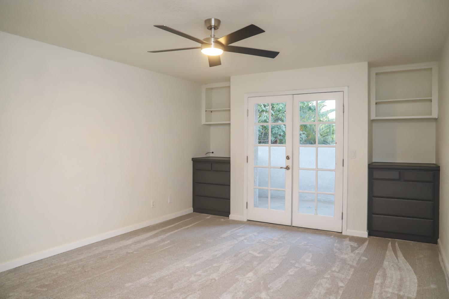 5486 W Sample Ave, Fresno, CA 93722