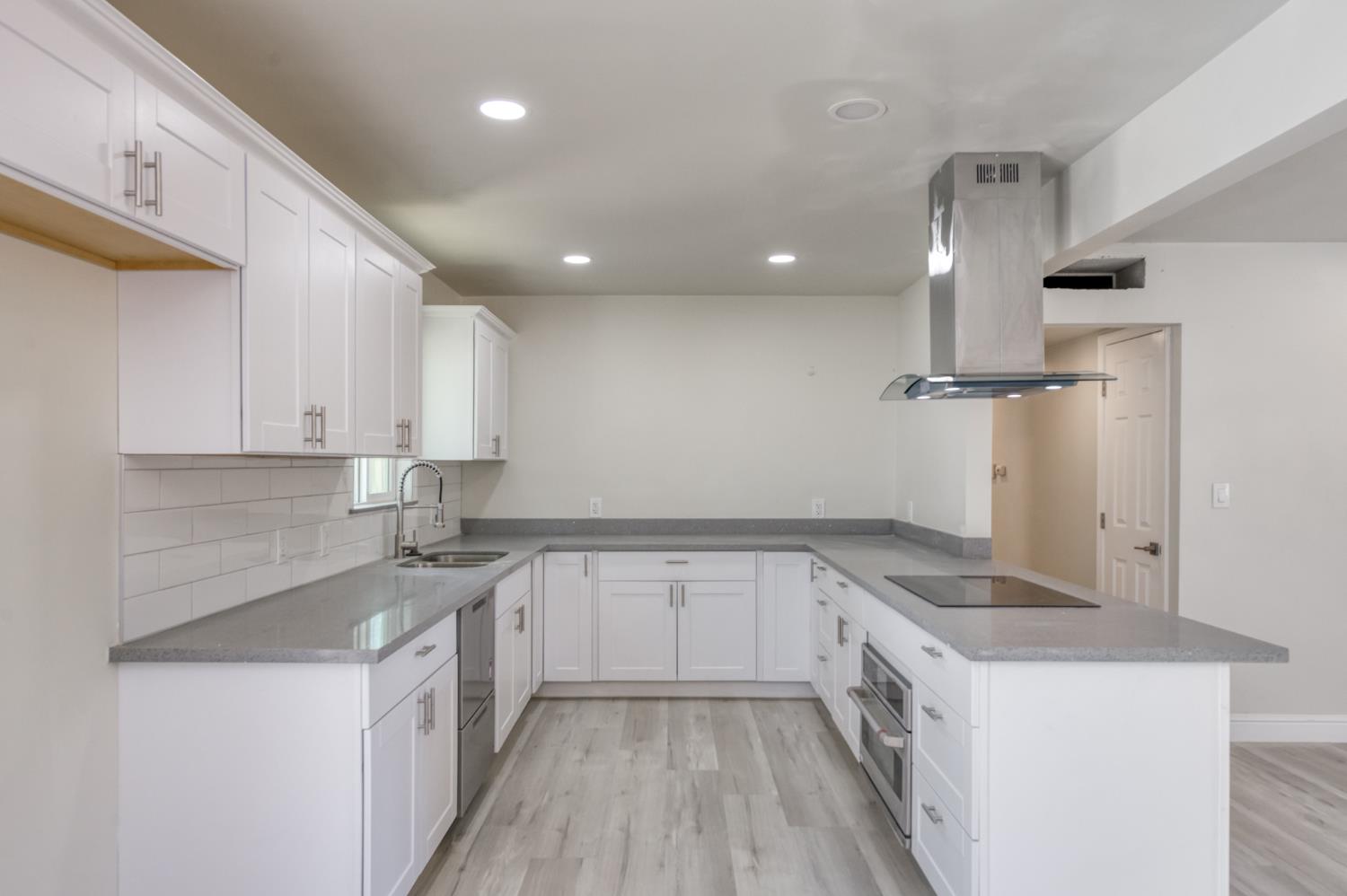 17189 Iona Ave, Lemoore, CA 93245