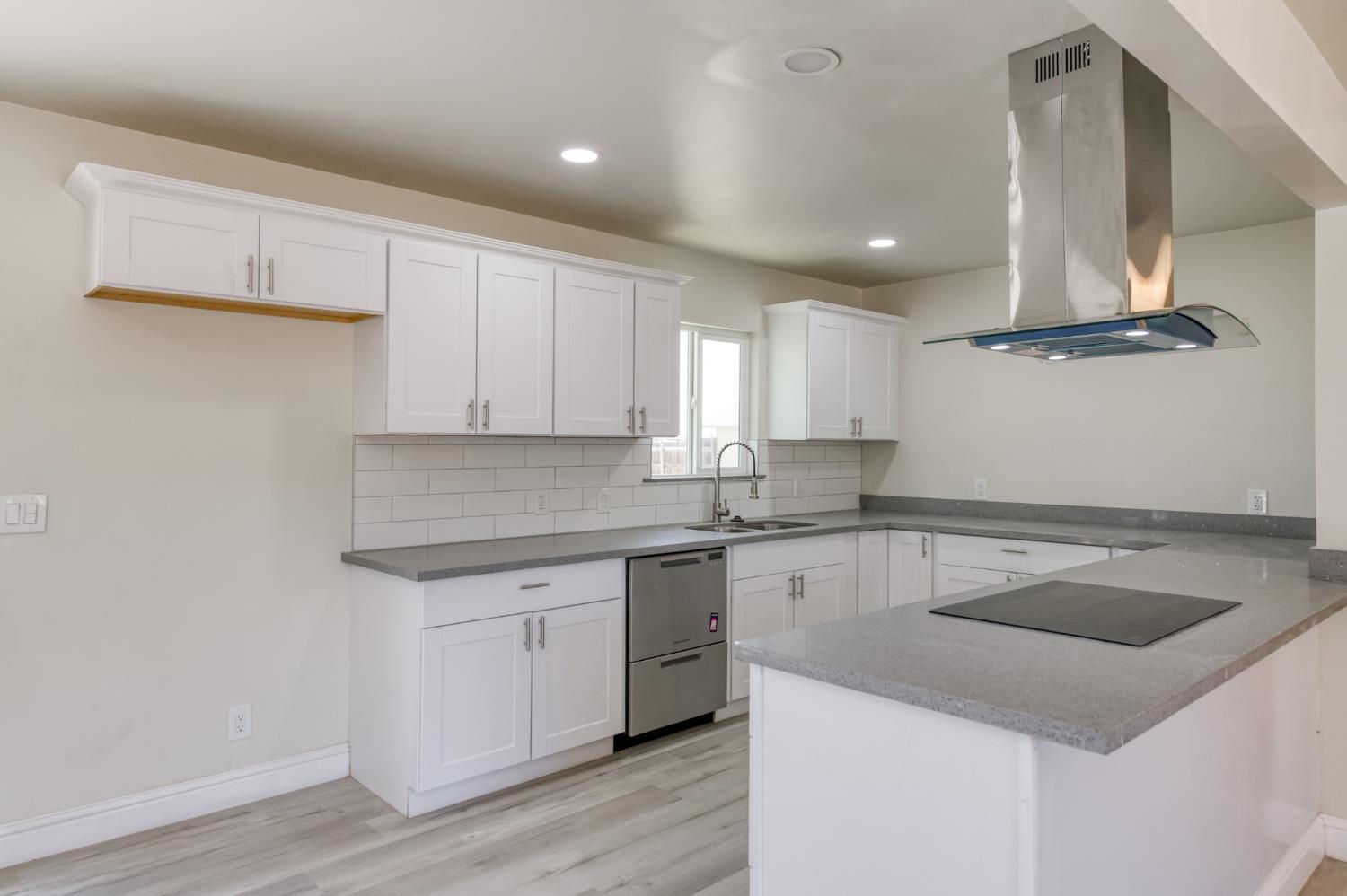 17189 Iona Ave, Lemoore, CA 93245