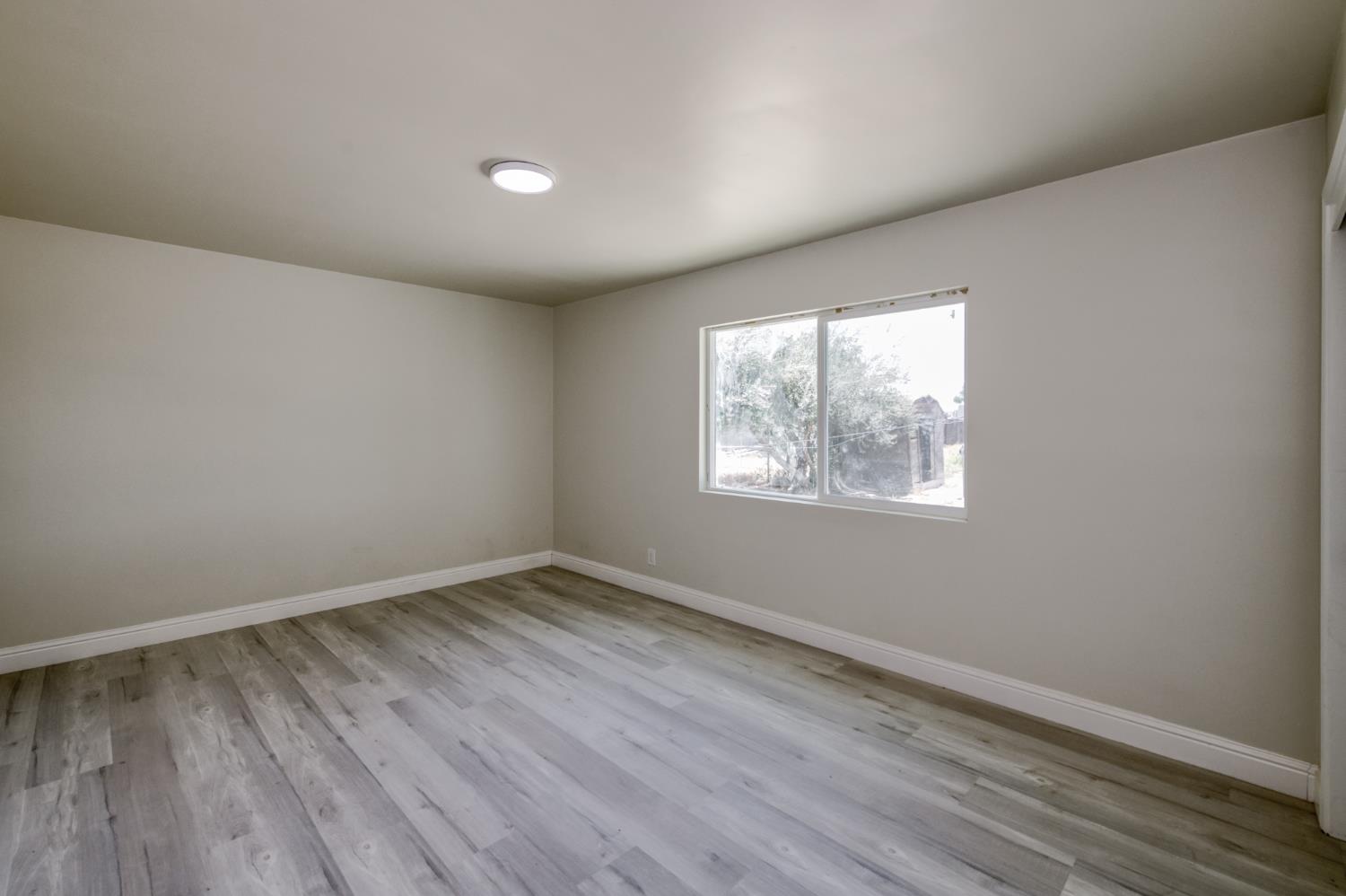 17189 Iona Ave, Lemoore, CA 93245