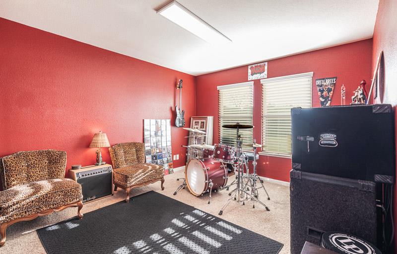2757 E Jon Dr, Fresno, CA 93720