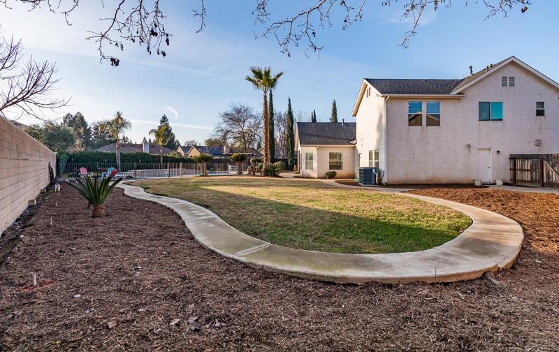 2757 E Jon Dr, Fresno, CA 93720