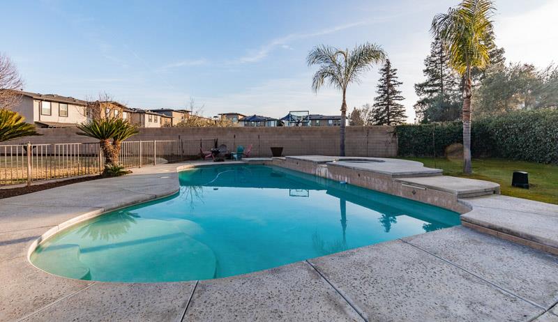 2757 E Jon Dr, Fresno, CA 93720