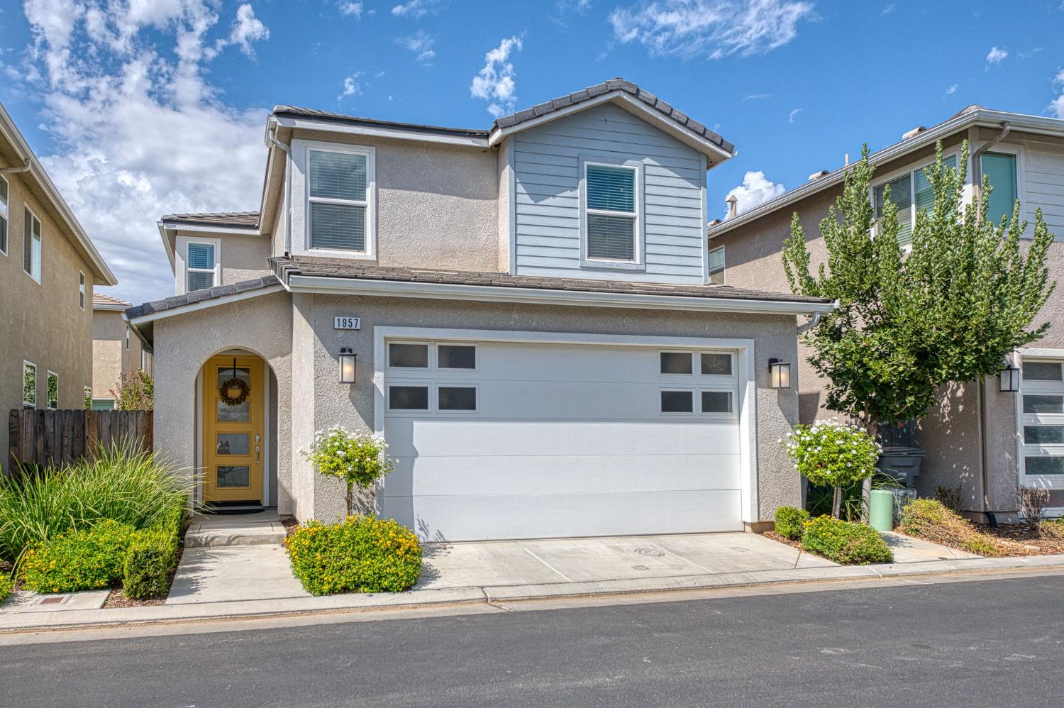1957 Kelly Ln, Clovis, CA 93611
