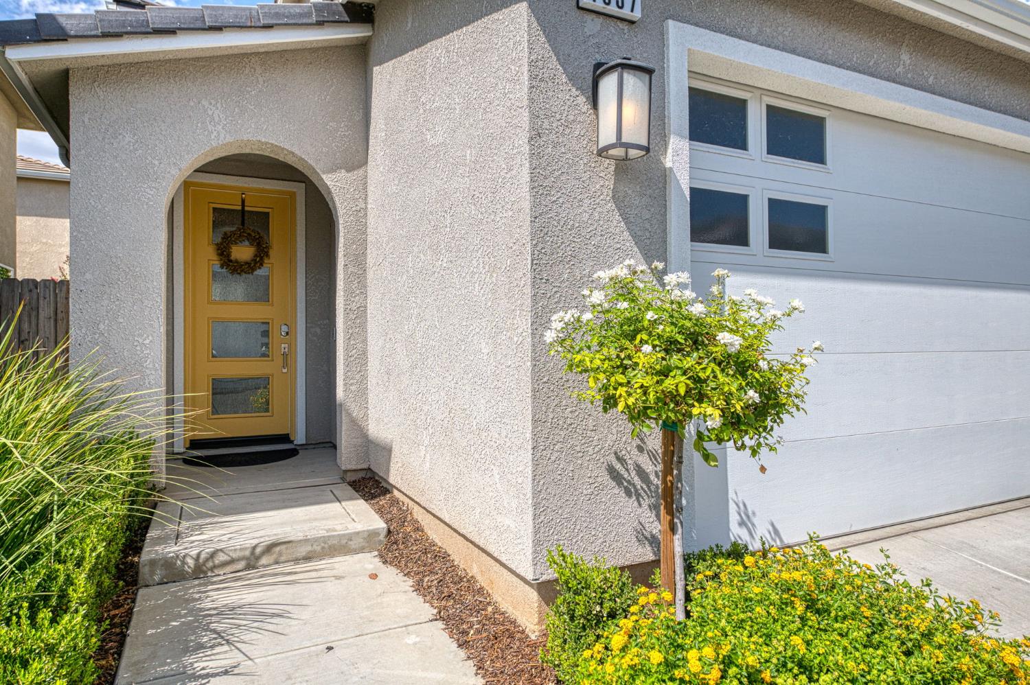 1957 Kelly Ln, Clovis, CA 93611