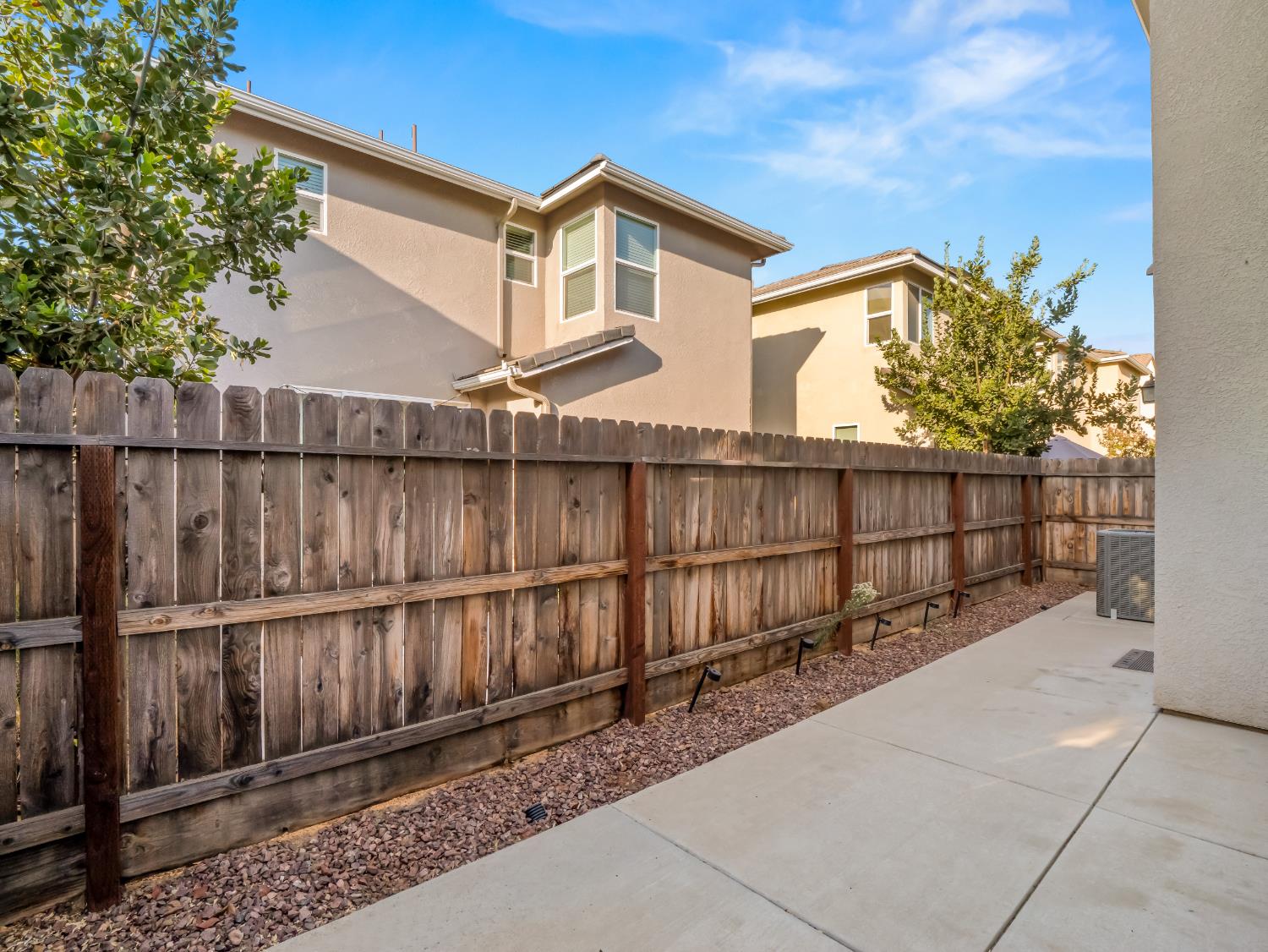 1957 Kelly Ln, Clovis, CA 93611