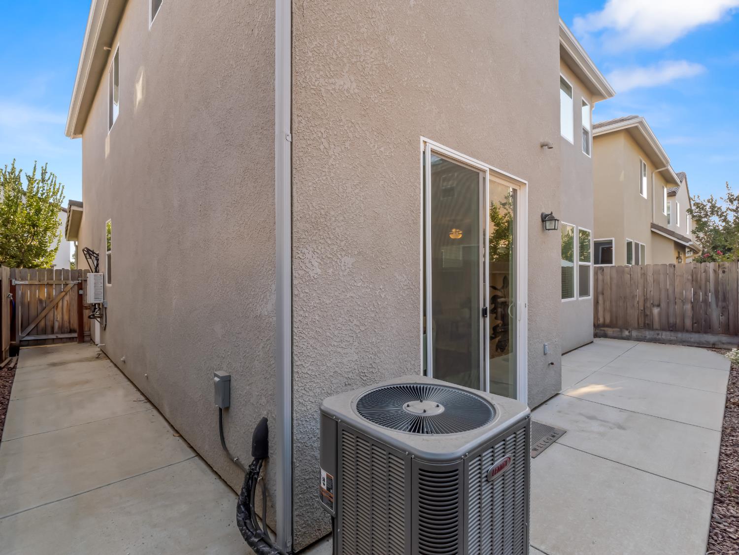 1957 Kelly Ln, Clovis, CA 93611