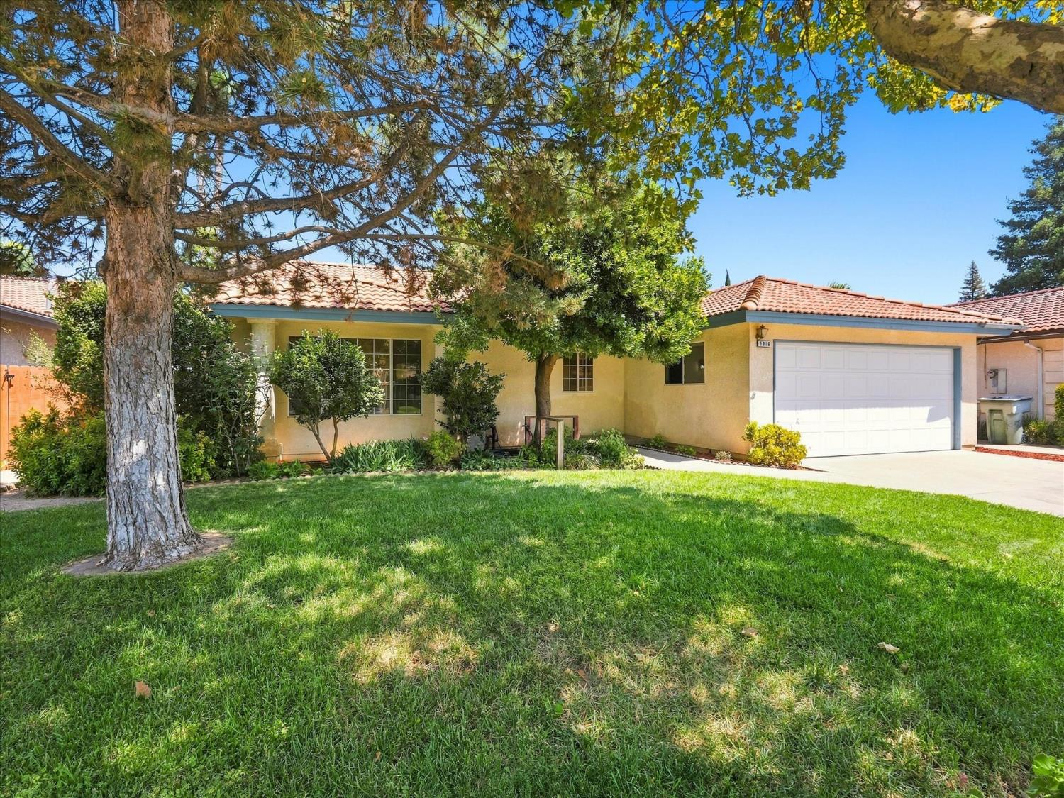 5816 W Fallon Ave, Fresno, CA 93722