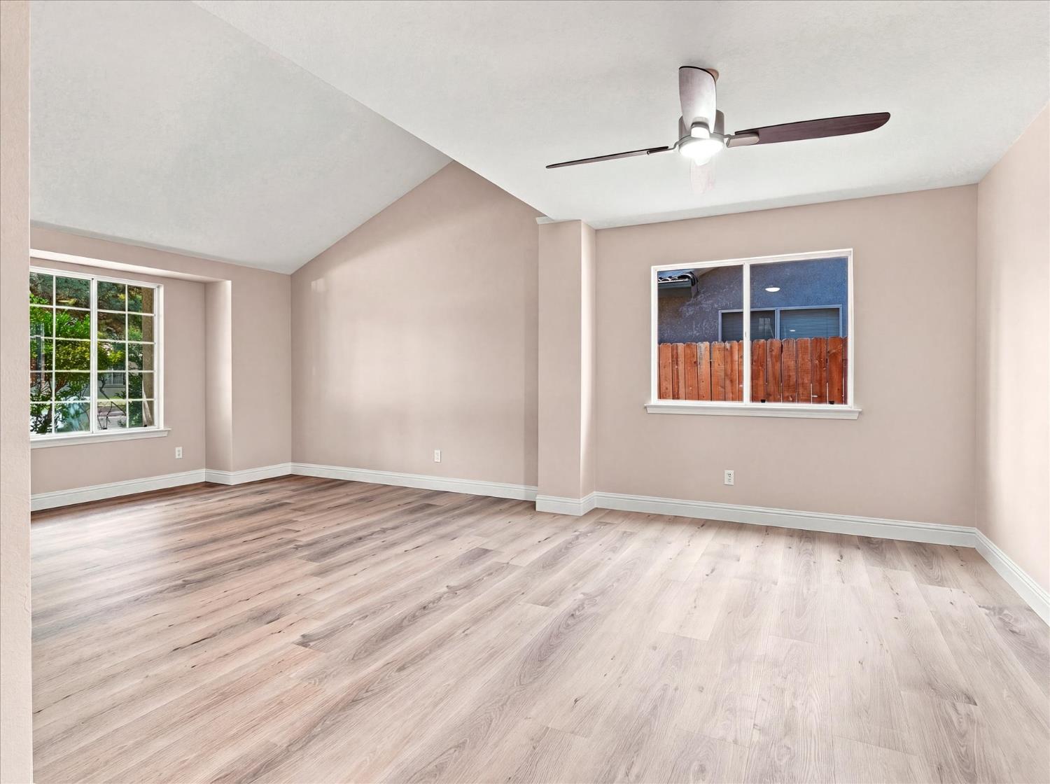 5816 W Fallon Ave, Fresno, CA 93722