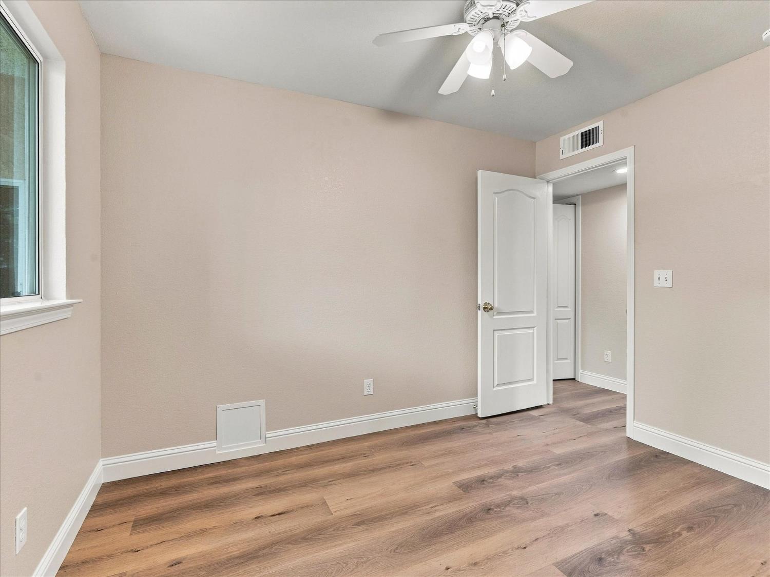 5816 W Fallon Ave, Fresno, CA 93722