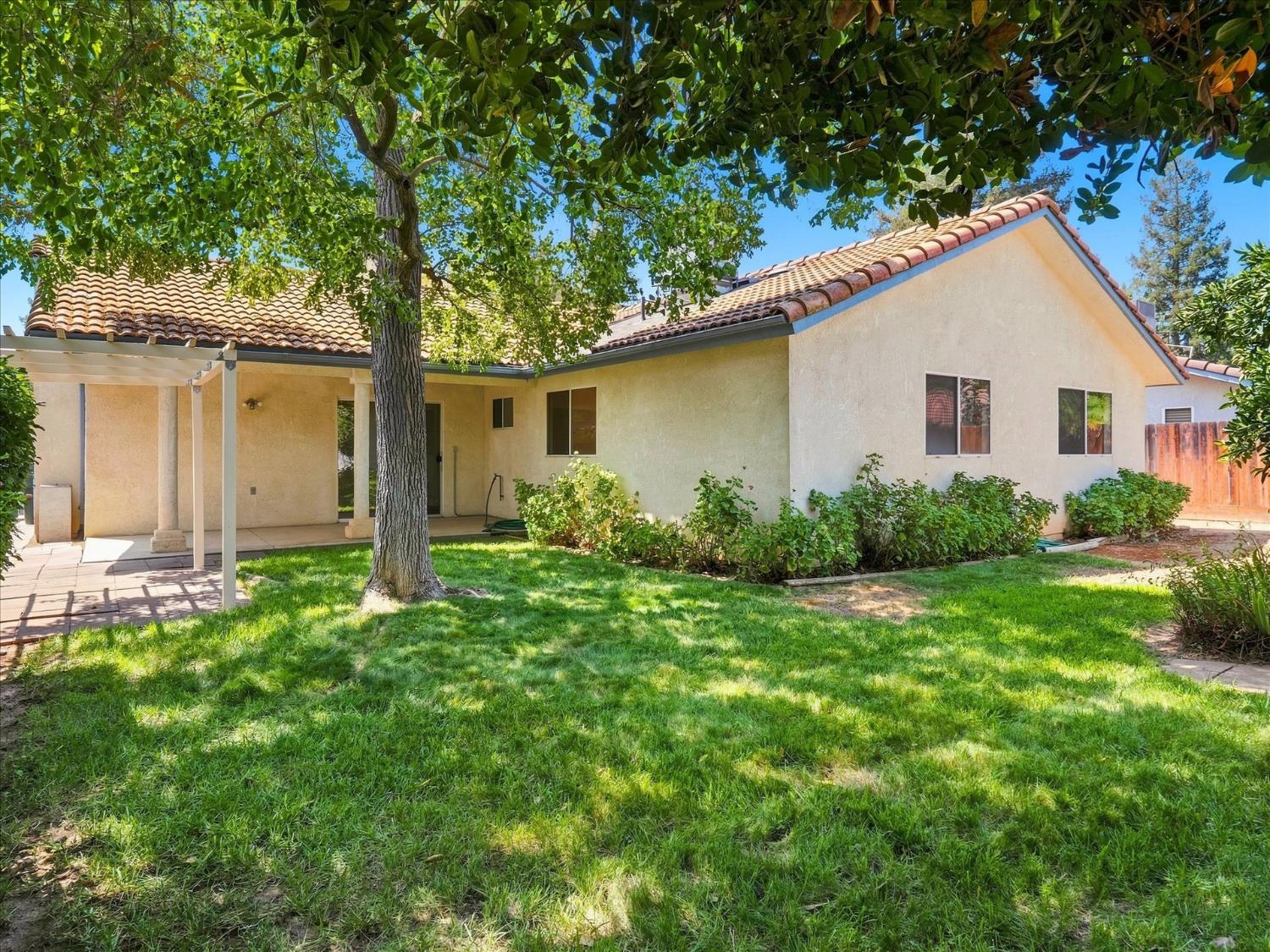 5816 W Fallon Ave, Fresno, CA 93722