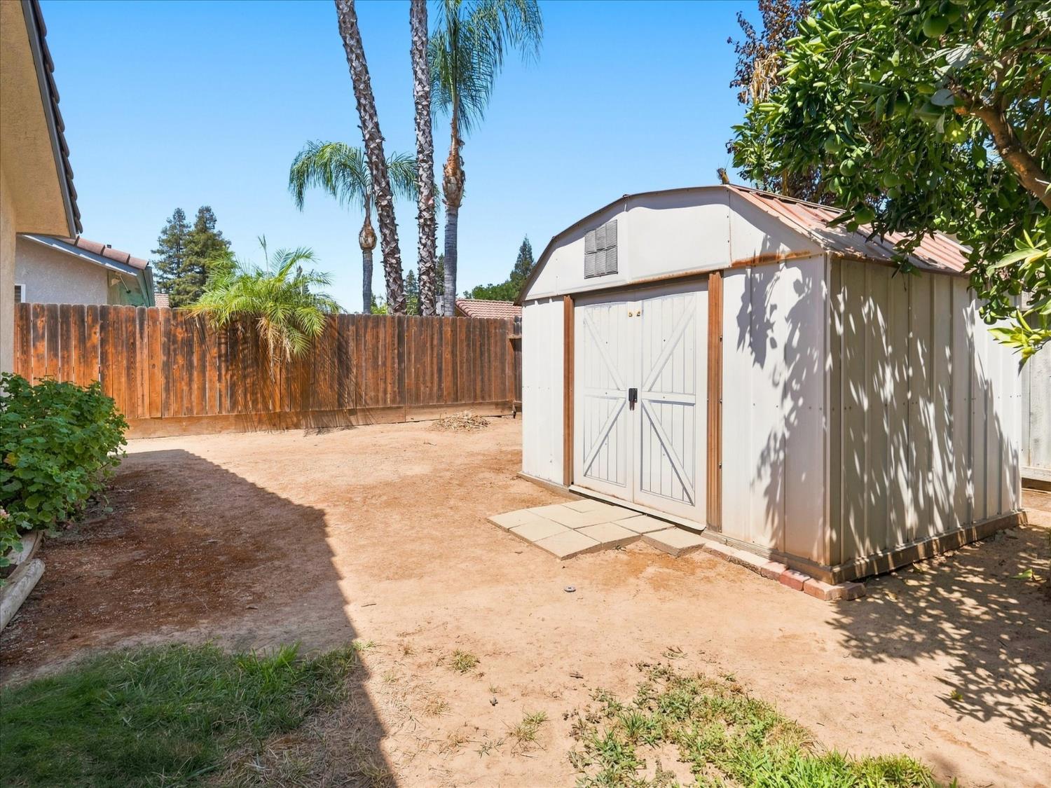 5816 W Fallon Ave, Fresno, CA 93722