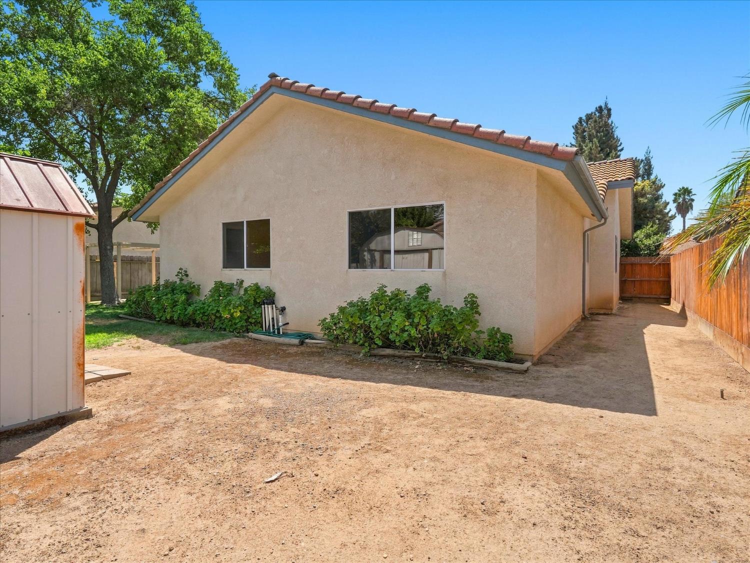 5816 W Fallon Ave, Fresno, CA 93722