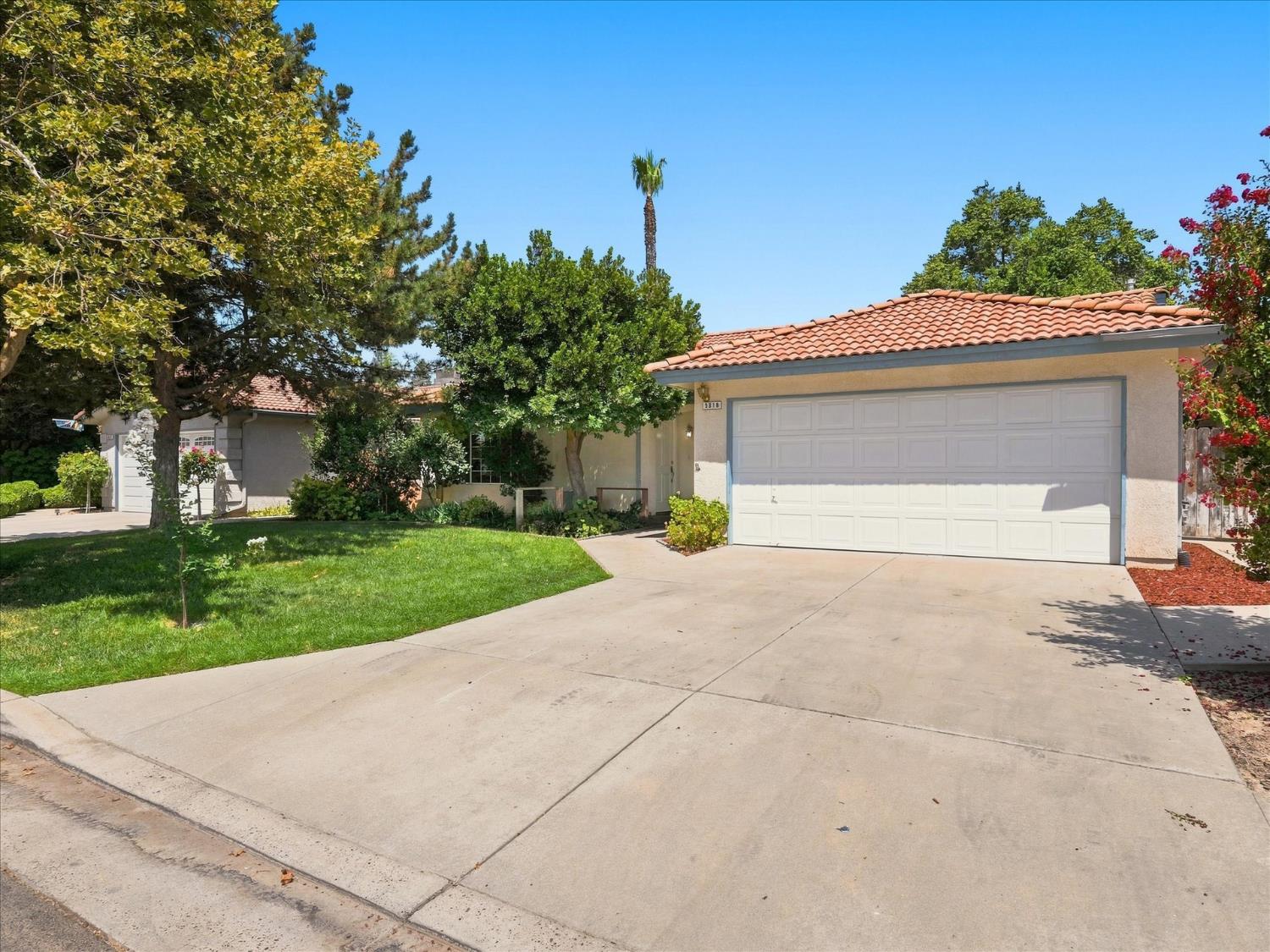 5816 W Fallon Ave, Fresno, CA 93722