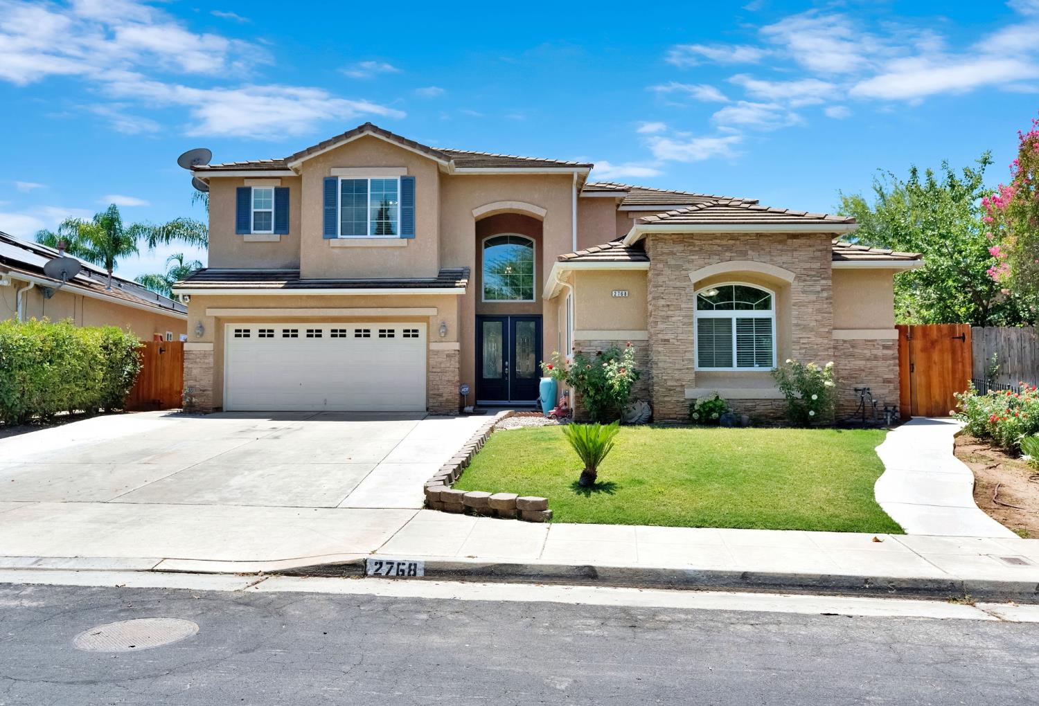2768 Goshen Ave, Clovis, CA 93611