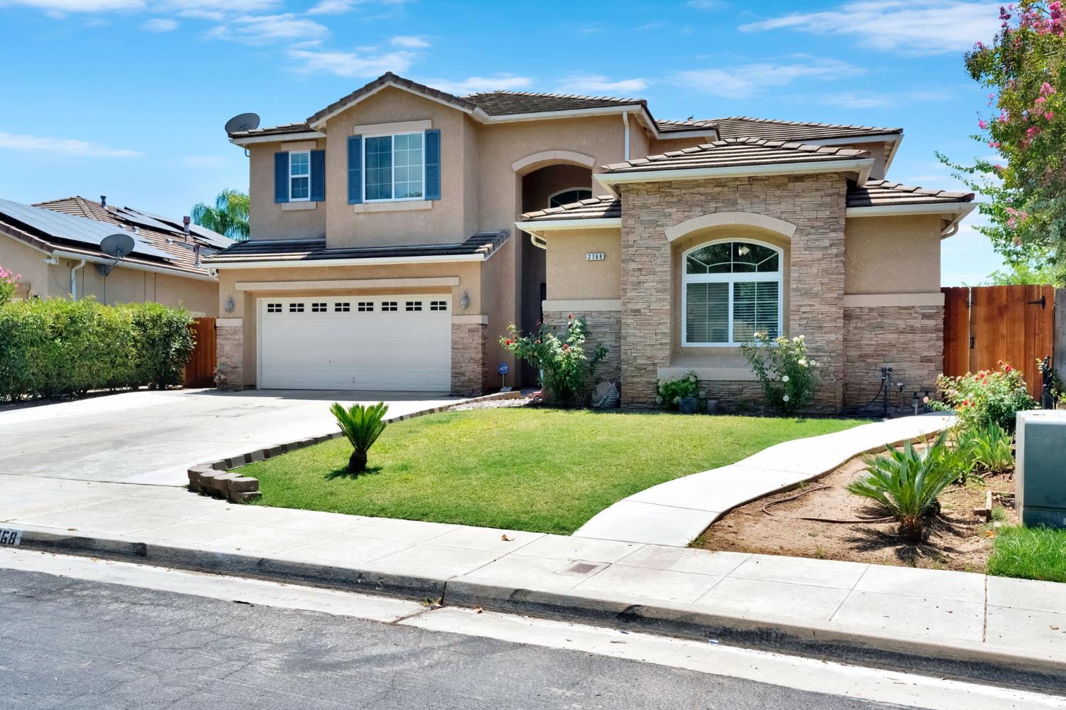 2768 Goshen Ave, Clovis, CA 93611