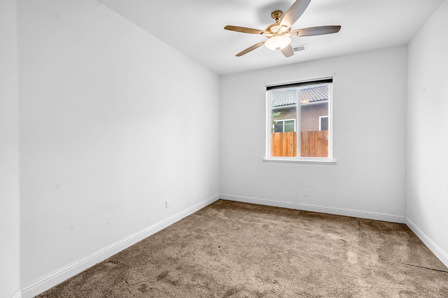 2768 Goshen Ave, Clovis, CA 93611